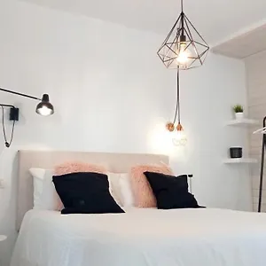  Apartment Divine
