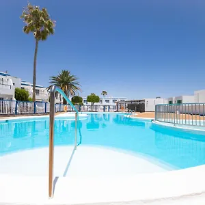 Atalaya Ground Floor Poolside Puerto del Carmen (Lanzarote)
